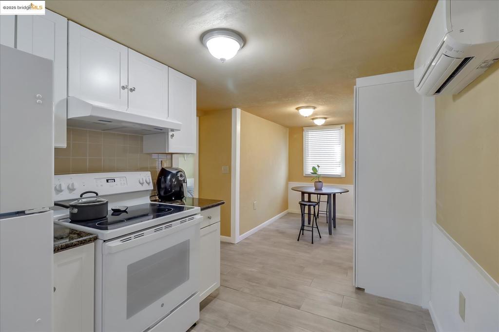 E OAKLAND - Residential Income