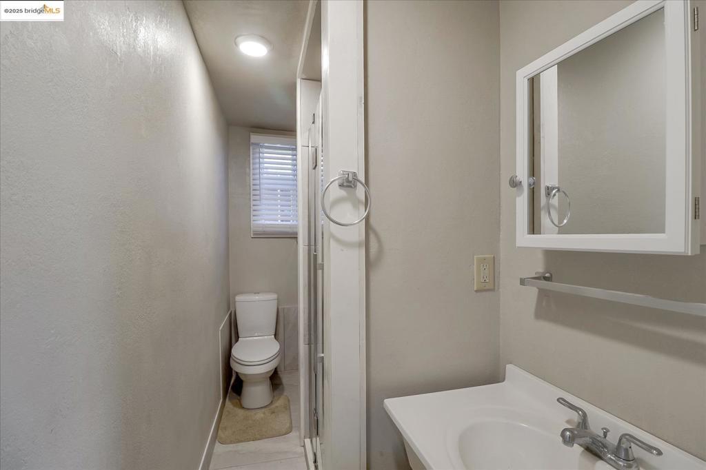 E OAKLAND - Residential Income