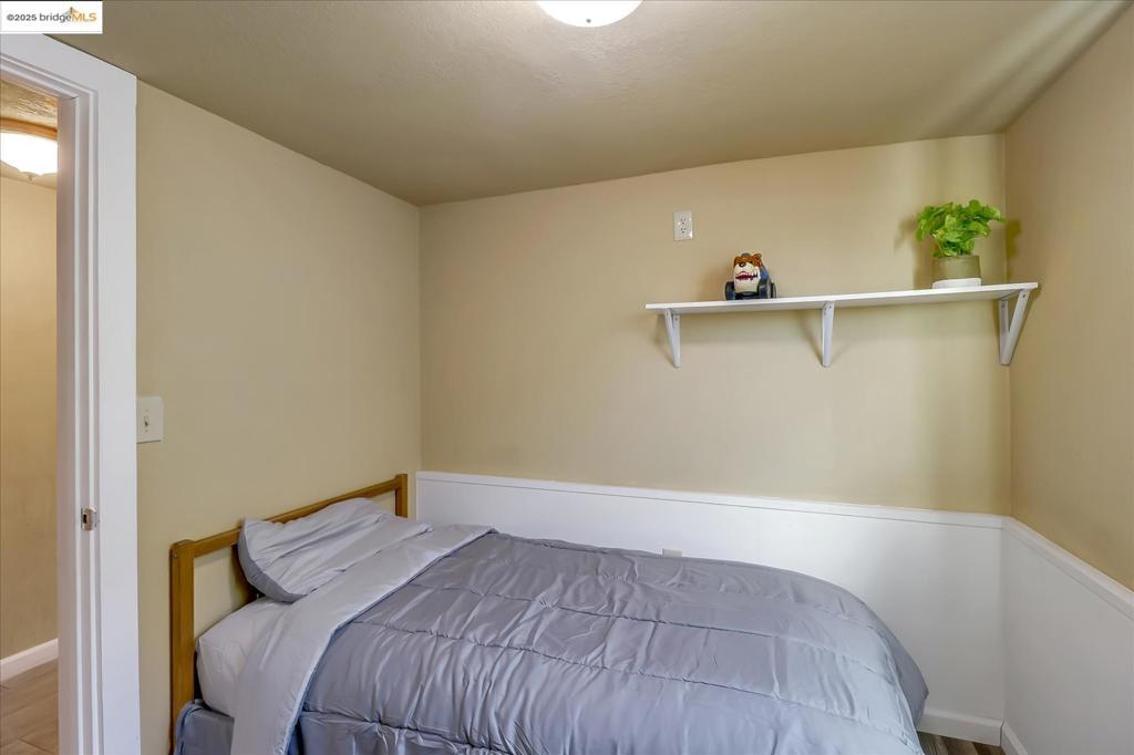 E OAKLAND - Residential Income