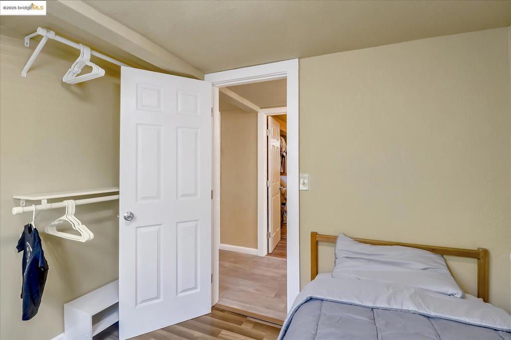 E OAKLAND - Residential Income