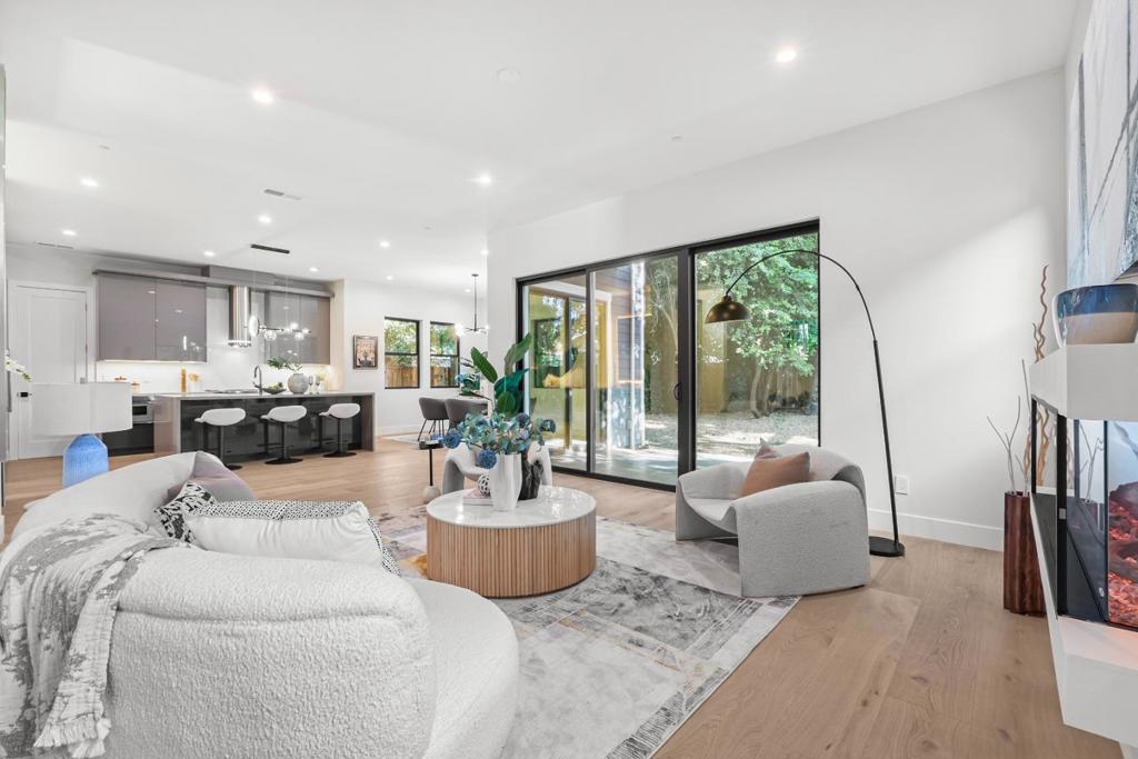 765 Cuesta Drive