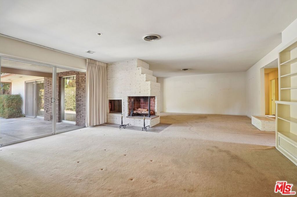 Photo of 3684 Willowcrest Avenue, Studio City, CA 91604 (MLS # 25565873)