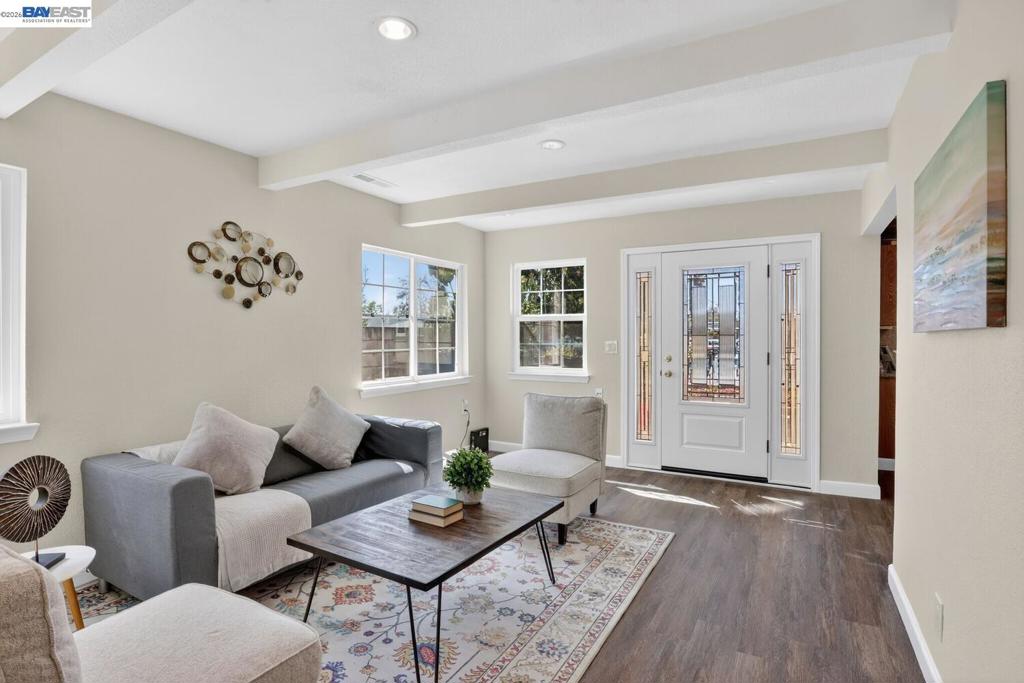 320 Monmouth Dr Dr