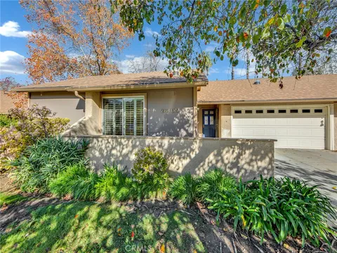 26109 Rainbow Glen Dr, Newhall, CA 91321 - MLS#: SR26002855