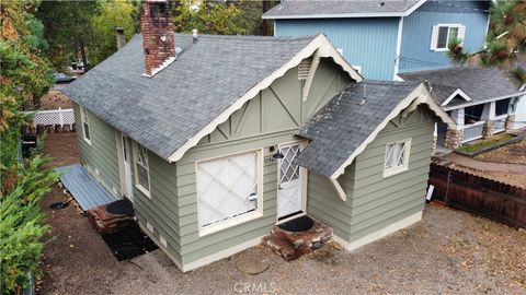 Photo of 32961 Squirrel Ln, Arrowbear, CA 92382 (MLS # PW25231130)