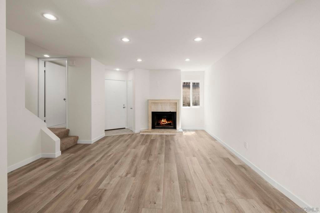8365 Broadway 22