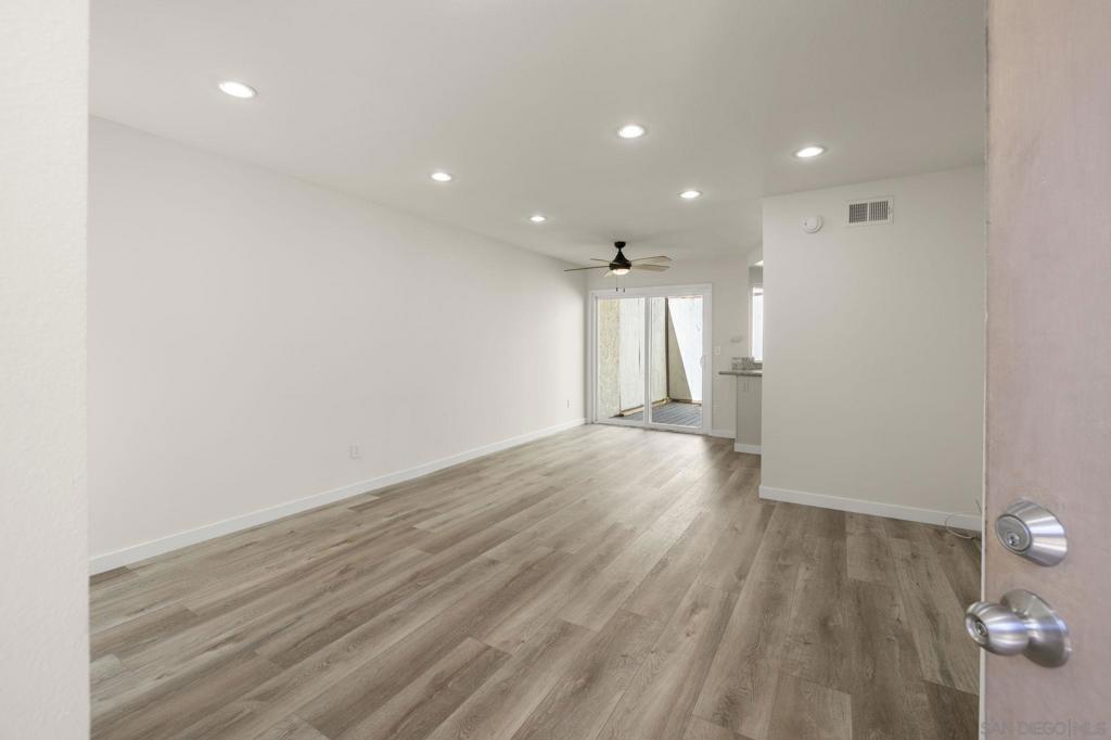 8365 Broadway 22
