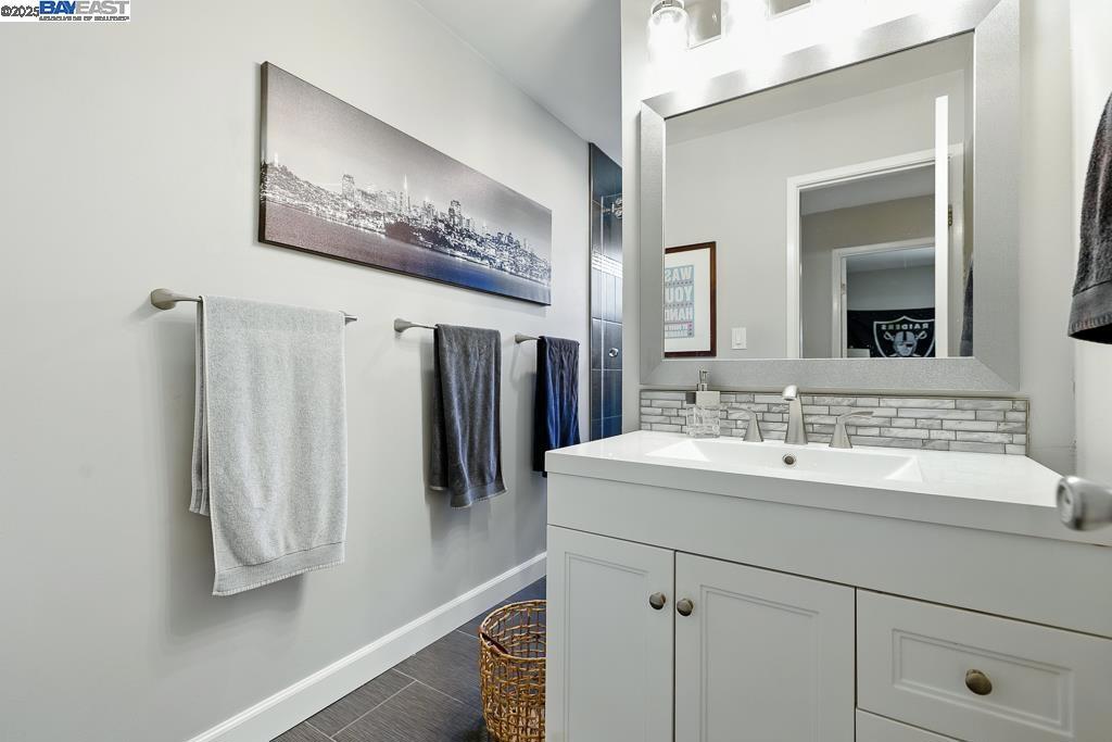 DOWNTOWN PLEAS. - Residential