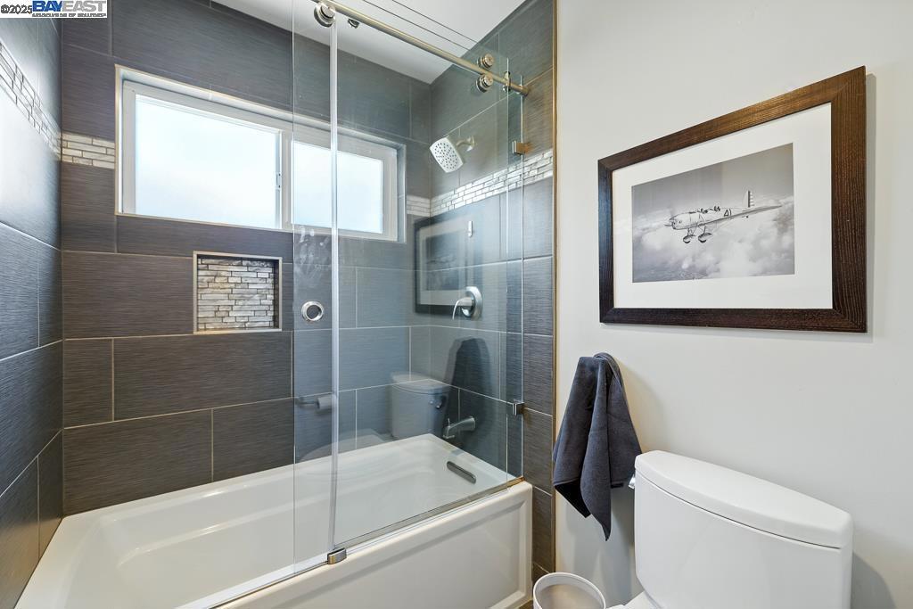 DOWNTOWN PLEAS. - Residential