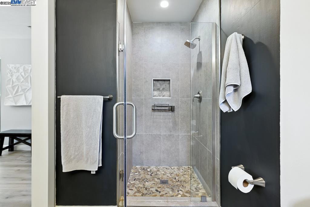 DOWNTOWN PLEAS. - Residential