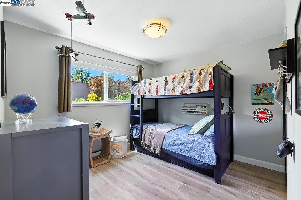 DOWNTOWN PLEAS. - Residential