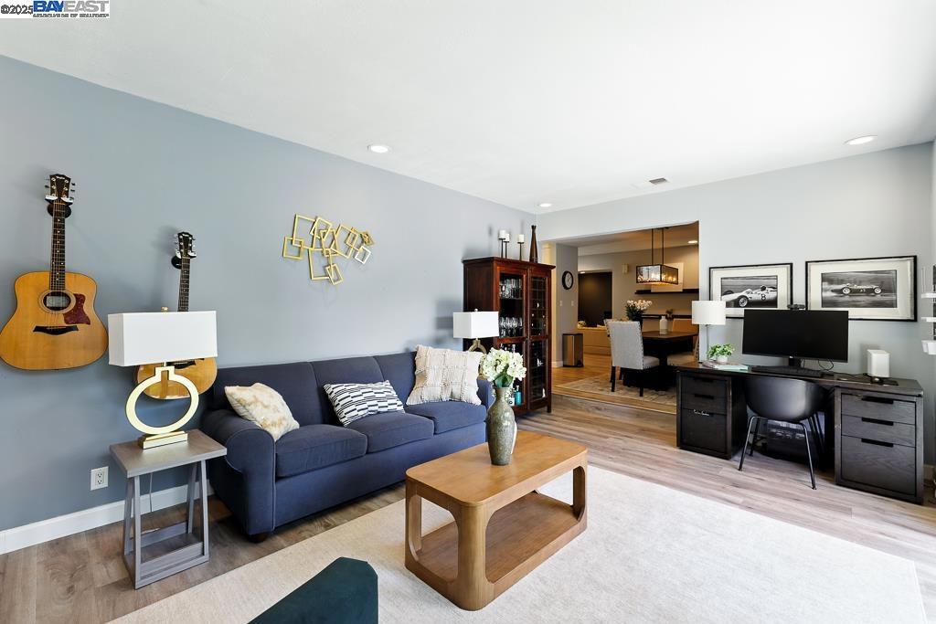 DOWNTOWN PLEAS. - Residential