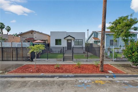 Photo of 11113 1/2 S Budlong Avenue, Los Angeles, CA 90044 (MLS # DW25264864)