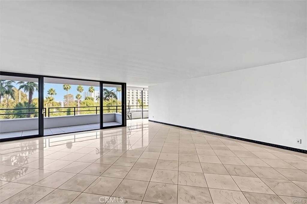 4337 Marina City Dr 149