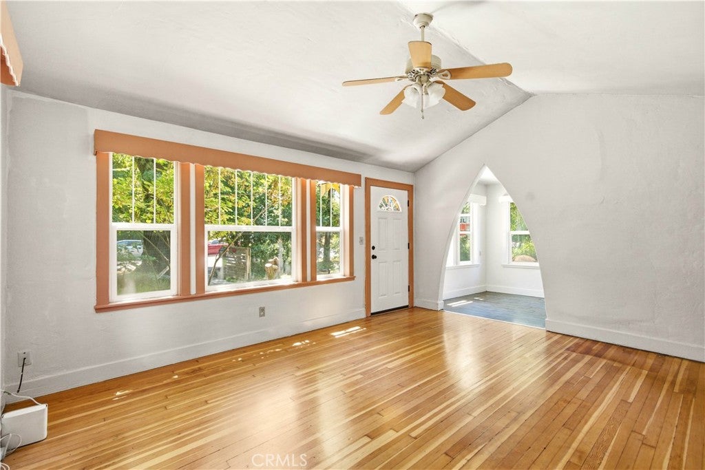 146 W 7th Avenue