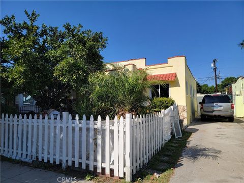 Photo of 429 E 92nd St, Los Angeles, CA 90003 (MLS # DW25245866) Photo of 429 E 92nd St, Los Angeles, CA 90003 (MLS # DW25245866)