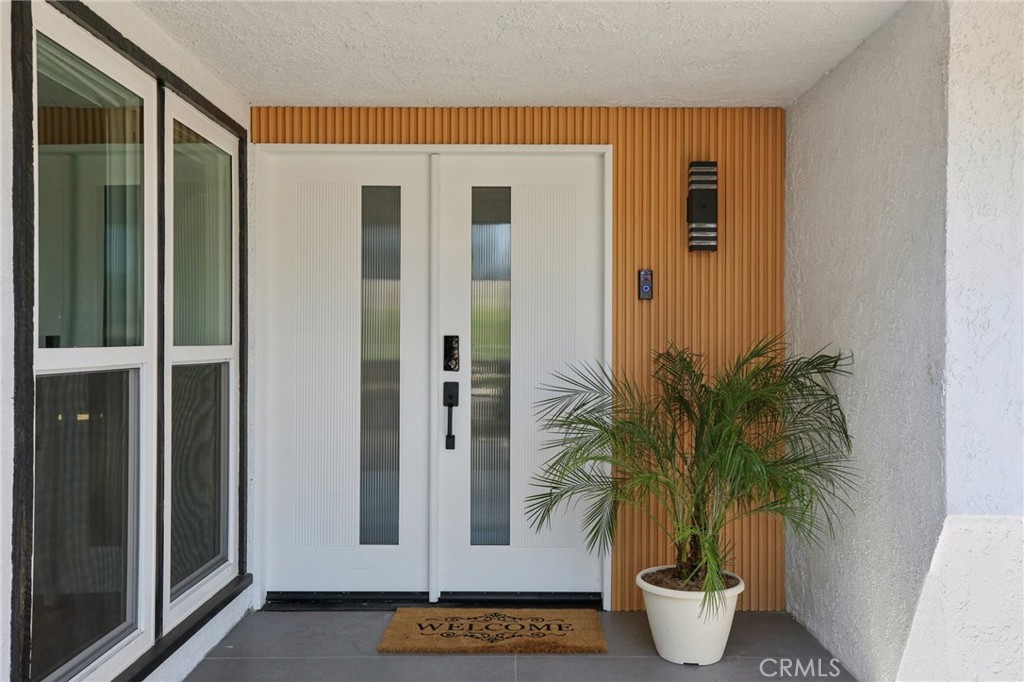 1533 W San Lorenzo Ave