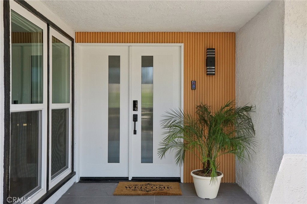1533 W San Lorenzo Ave