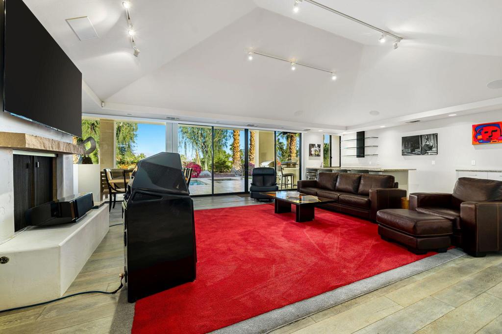 Thunderbird Heights - Residential