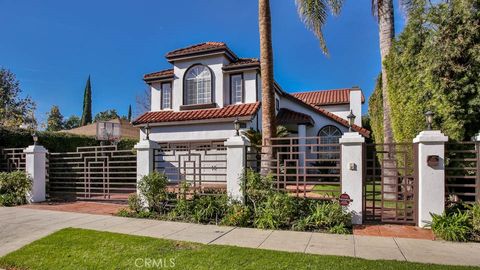 Photo of 4461 Stern Avenue, Sherman Oaks, CA 91423 (MLS # SR26038431)