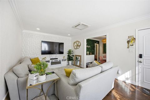 Photo of 2007 Thurman Avenue, Los Angeles, CA 90016 (MLS # SB26030018)