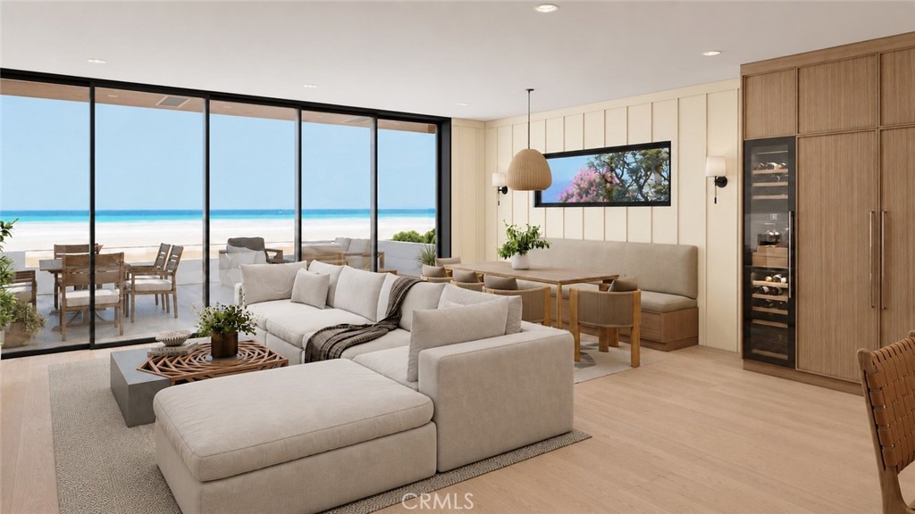 1123 E Balboa