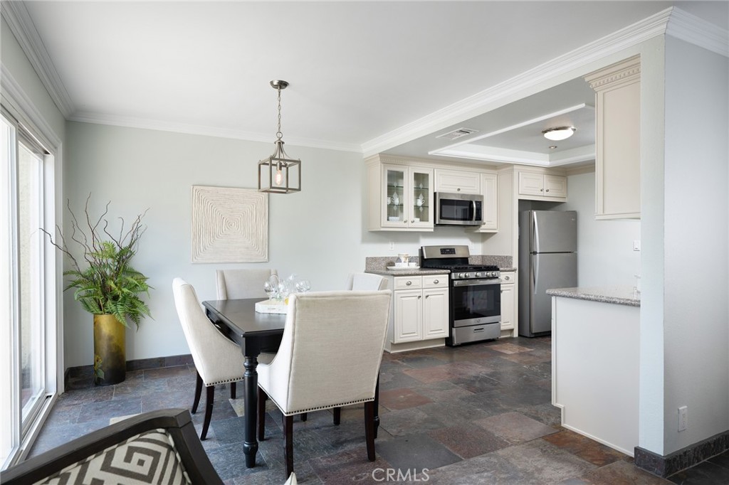 630 W Palm Avenue 15