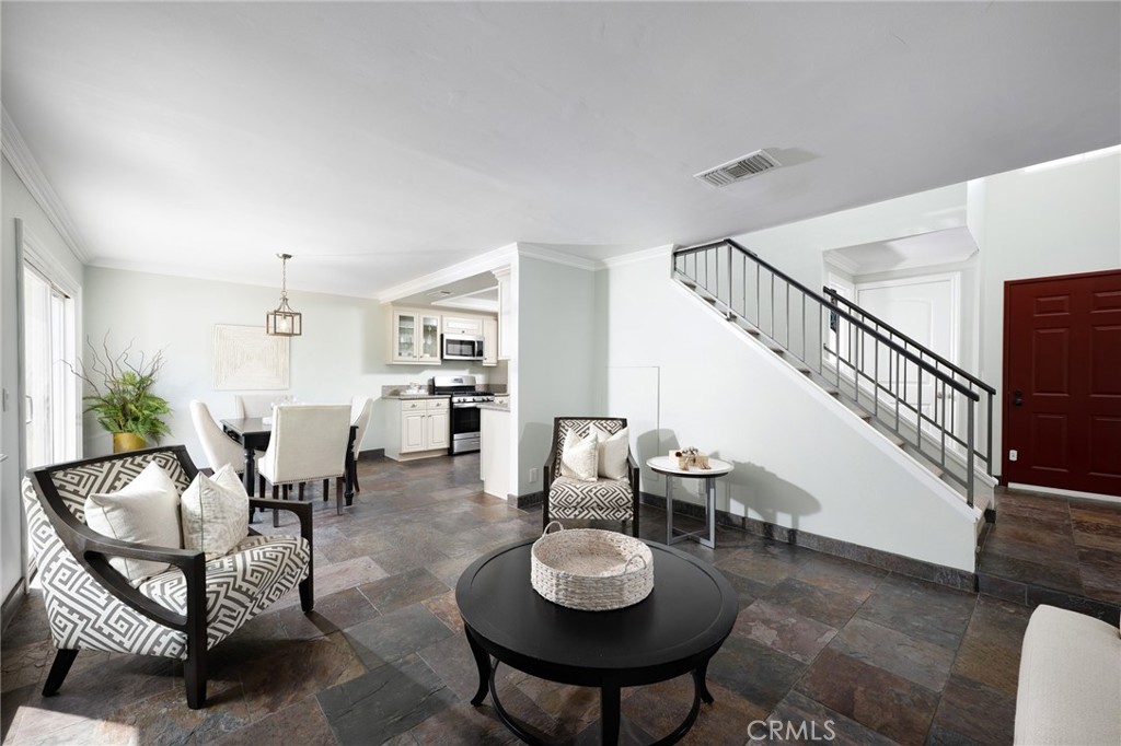 630 W Palm Avenue 15