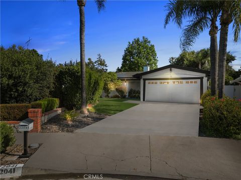 22041 Kinzie Street Chatsworth CA 91311