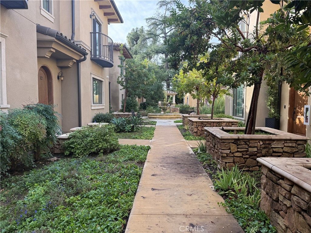 Photo of 158 S Sierra Madre Boulevard #11, Pasadena, CA 91107 (MLS # PW25267771)