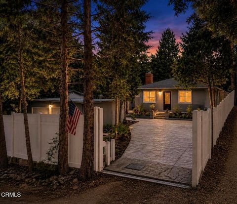 Photo of 15113 Calle Los Elegantes, Santa Clarita, CA 91390 (MLS # P1-27193)