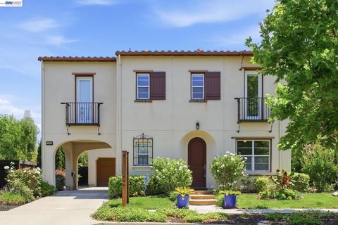 Photo of 3294 Griffon St ST, Danville, CA 94506 (MLS # 41136807)