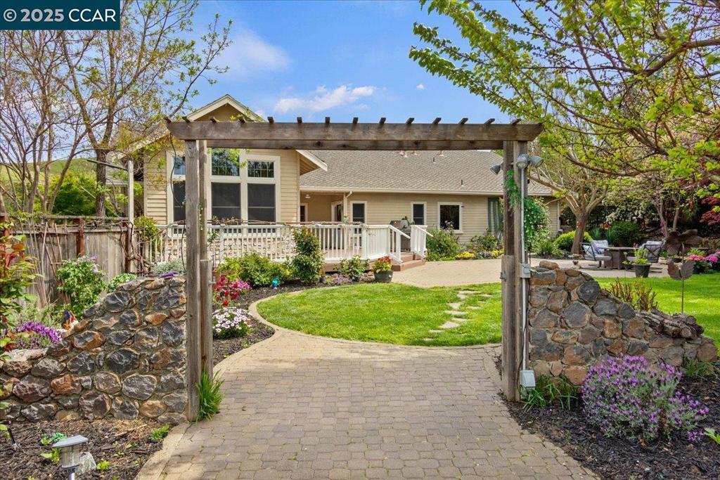 NORTH GATE - Residential