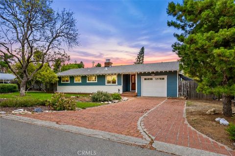 Photo of 146 Barhaven LN, Fallbrook, CA 92028 (MLS # SW26110976)