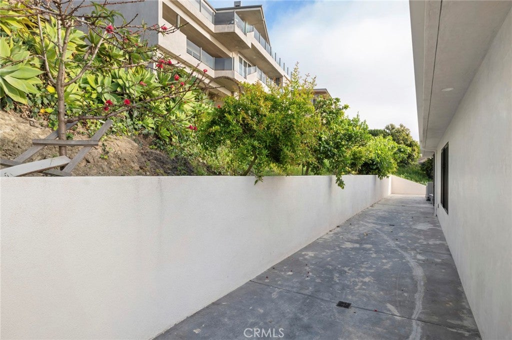 654 Canyon View Drive, Laguna Beach CA 92651 - Photo 52