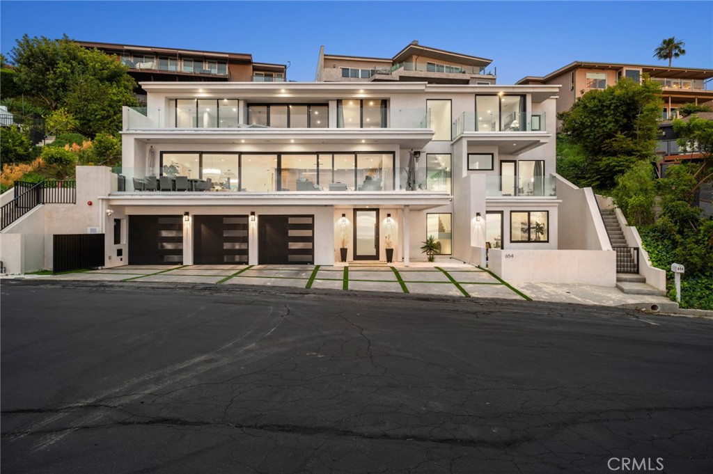 654 Canyon View Drive