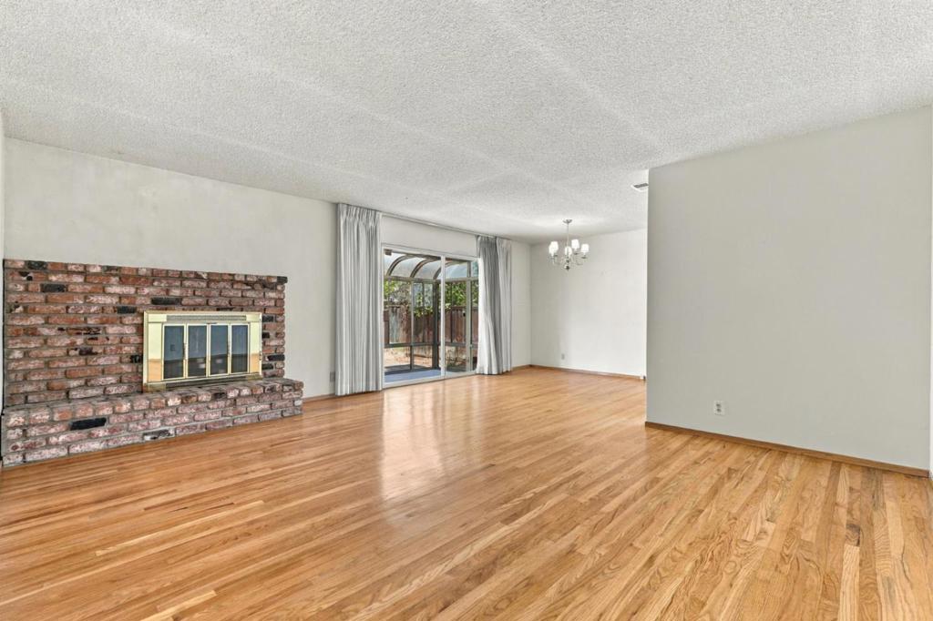 1127 Vasquez Avenue