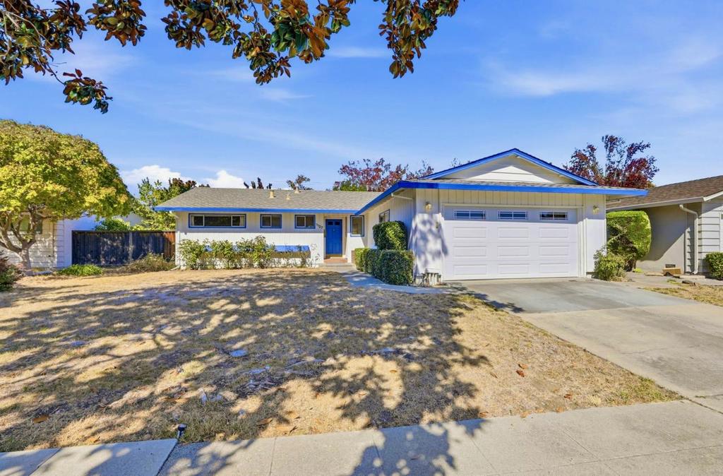 1127 Vasquez Avenue