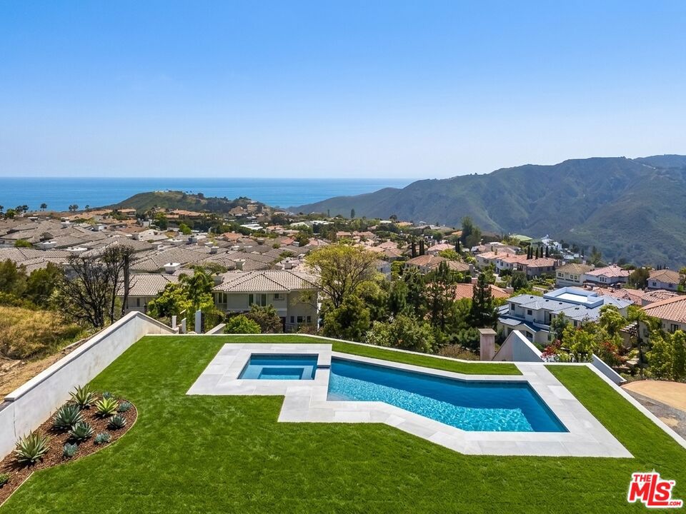 Photo of 1626 Chastain Pkwy, Pacific Palisades, CA 90272 (MLS # 26102888)