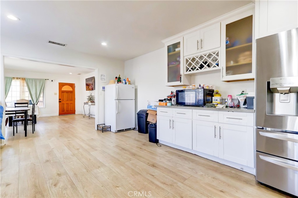 123 W Central