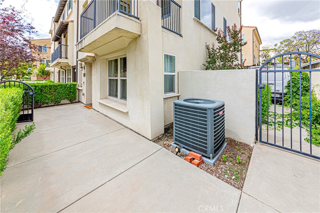 809 N Dalton 104