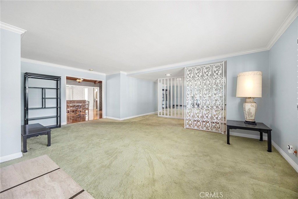 240 W Wedgewood