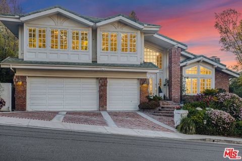 Photo of 6111 County Oak Road, Woodland Hills, CA 91367 (MLS # 26666675)