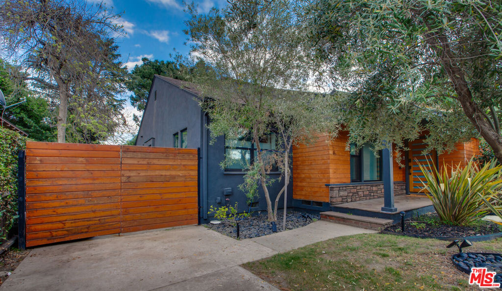 5518 Carpenter Avenue