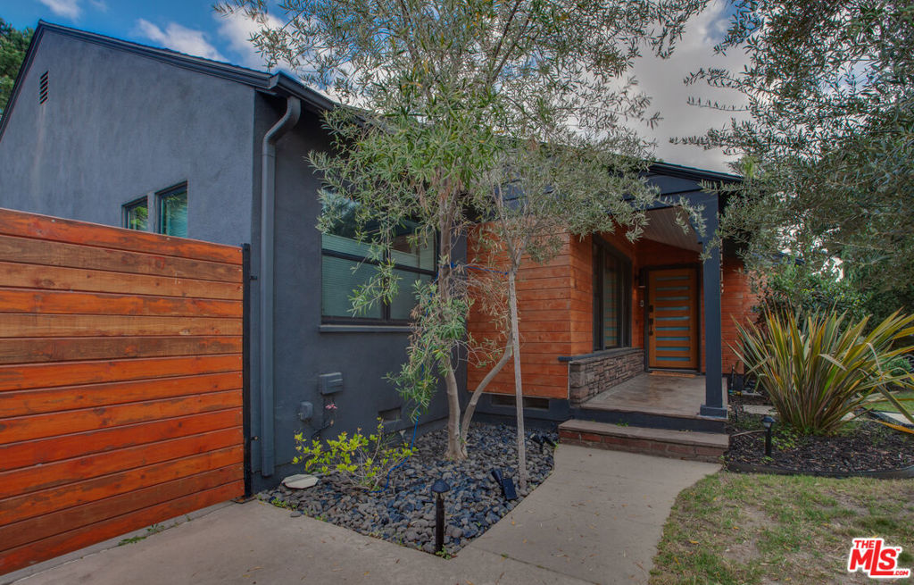 5518 Carpenter Avenue