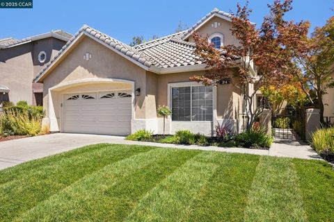 Photo of 24 Volterra Ct Ct, Danville, CA 94526 (MLS # 41112349) Photo of 24 Volterra Ct Ct, Danville, CA 94526 (MLS # 41112349)