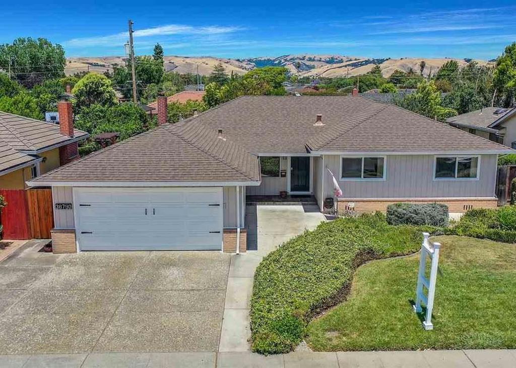 Bright & cheery entertainer friendly open floor plan located in this established and highly sought-after neighborhood. Remodeled gourmet island kitchen. Crown molding, remodeled baths, large master, entry hall, copper plumbing, hardwood floors and mature landscaping. included in over $80,000 of owner upgrades. Great neighborhood with access to two community pools, park, tennis courts and year-round community events. Close to schools, grocery, shopping, restaurants, entertainment with easy access to I-880 and BART for convenient commutes.