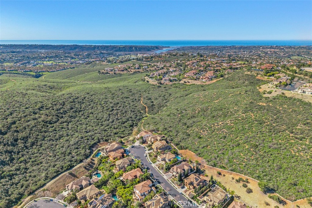 3246 Sitio Avellana