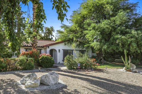 Photo of 1233 E Via Escuela, Palm Springs, CA 92262 (MLS # 219146427DA)