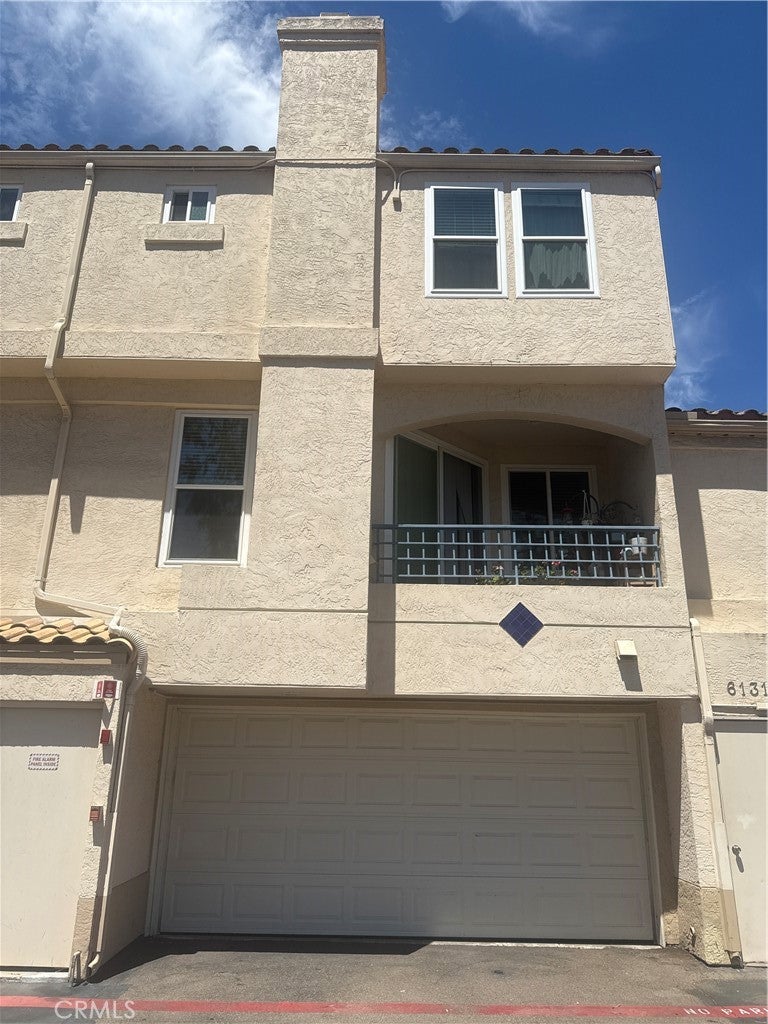 6131 Calle Mariselda 104